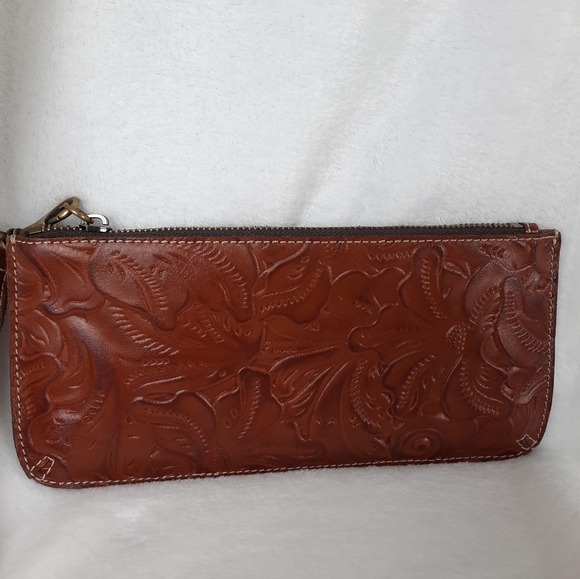Patricia Nash Embossed Brown Tooled Leather Wristlet - Picture 3 of 10